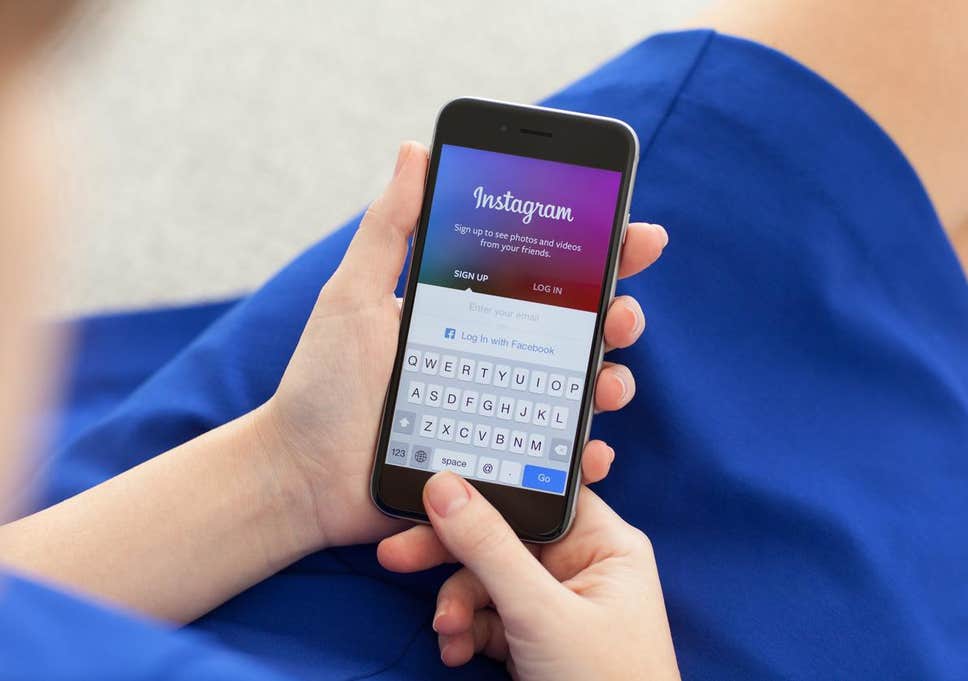 صورة لـ تطبيقات ويب مجانية لتجاوز القيود على Instagram والتخلص من الإزعاج | instagram-hack-accounts-locked-russia-min-DzTechs