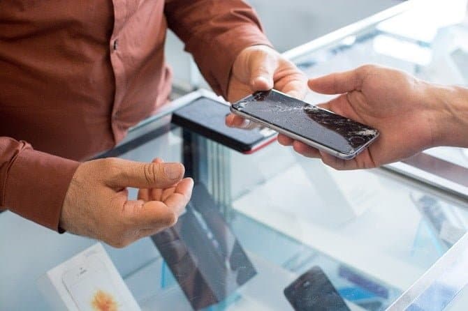 صورة لـ هل ترغب في ترقية هاتفك الذكي؟ أسئلة عليك طرحها قبل أن تفعل ذلك | repair-smartphone-components-min-DzTechs