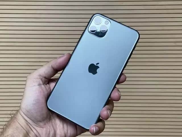 صورة لـ أيُ iPhone هو الأفضل لك؟ العثور على iPhone المناسب لاحتياجاتك تمامًا | Iphone2B112BPro2BMax-min-DzTechs