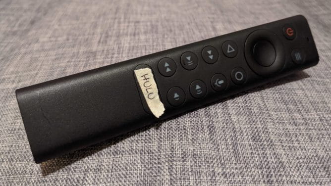 صورة لـ كيفية إعادة تعيين وظيفة زر Netflix على NVIDIA Shield TV | Shield-remote-improved-668x376-min-DzTechs