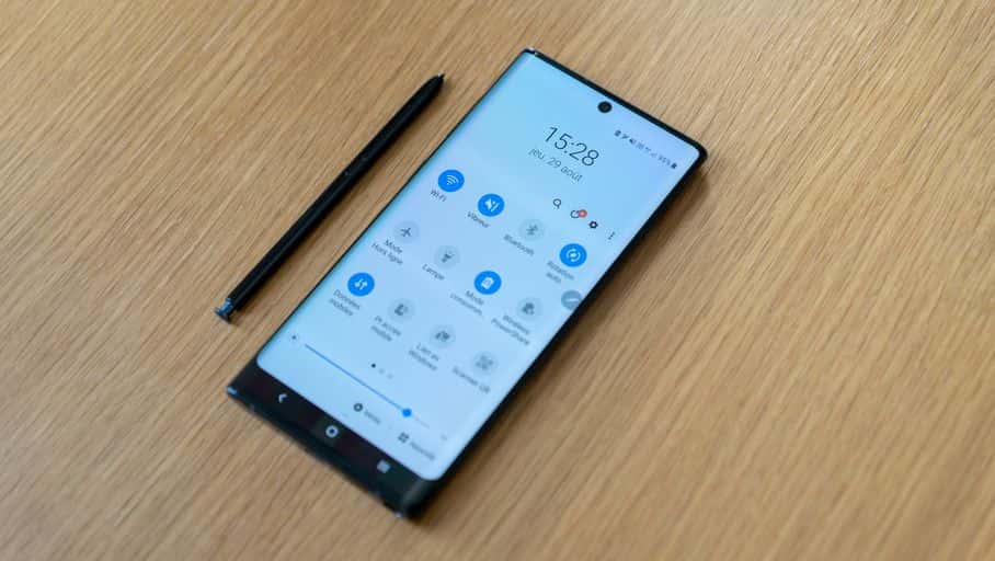 صورة لـ هل يجب عليك شراء Samsung Galaxy Note 10؟ مع أفضل البدائل | db715522-galaxy-note-10-un-note-compact__908_512__6-0-2134-1200-min-DzTechs