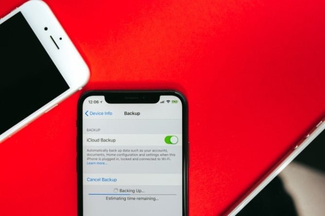 صورة لـ مشاكل iPhone التي يمكنك إصلاحها بإستخدام وضع DFU | iPhone-creating-an-iCloud-Backup-min-DzTechs