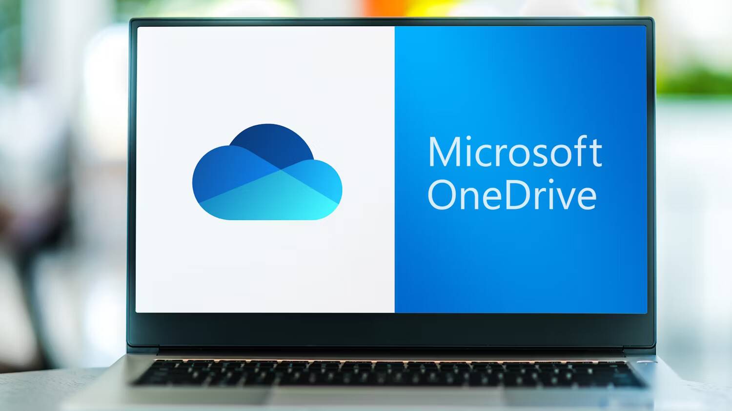 صورة لـ كيفية مشاركة الملفات بسهولة بين Mac و Windows | microsoft-onedrive-on-a-laptop