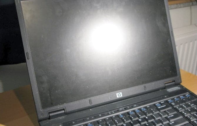 صورة لـ كيفية تنظيف شاشة الكمبيوتر بأمان وسهولة | muo-tech-explained-dirty-display-min-DzTechs