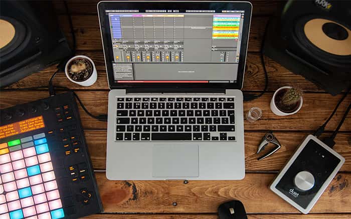 صورة لـ مقارنة بين FL Studio و Ableton – أيهما أفضل محطة عمل للصوت الرقمي | oooooooooooooooooooooooo-min-DzTechs