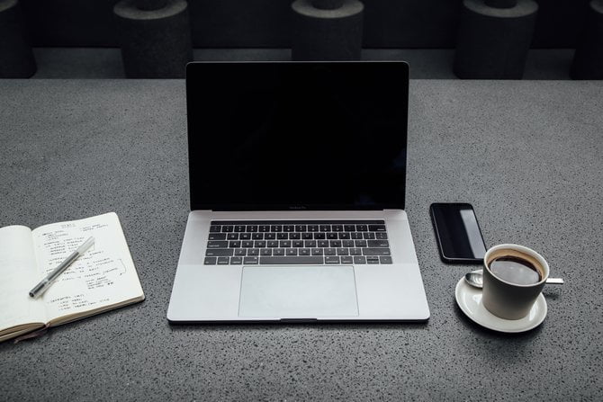 صورة لـ طرق بسيطة ومجانية لتحسين أمان بياناتك | ImproveSecurity-Power-Off-Computer-min-DzTechs