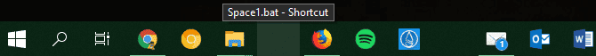 صورة لـ كيفية تخصيص شريط مهام Windows 10: الدليل الكامل | Windows-10-Spaced-Icons-Taskbar-min-DzTechs