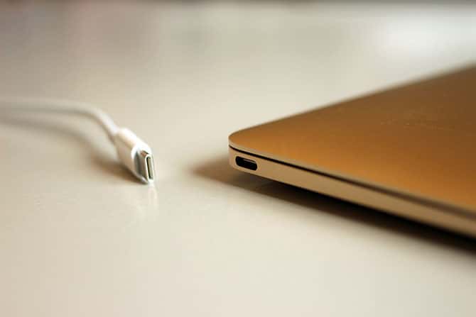 صورة لـ طرق لاستعادة البيانات من النسخ الاحتياطية لـ Time Machine | macbook_usb_c-U2ZEyFfs-DzTechs