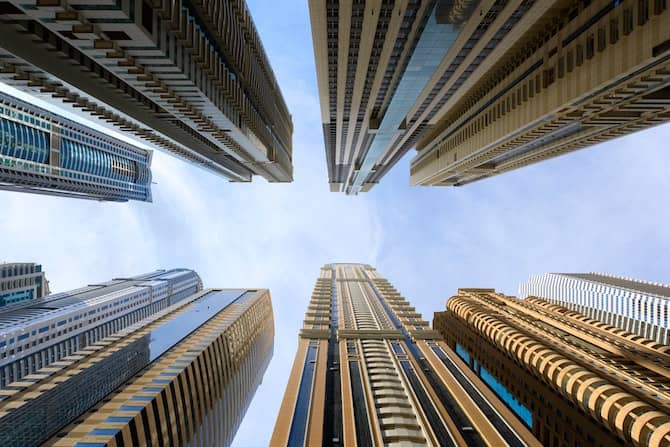 صورة لـ مجموعة من عدسات الكاميرا الشائعة ومتى يجب أن تستخدمها | wide-angle-lens-effects-min-DzTechs