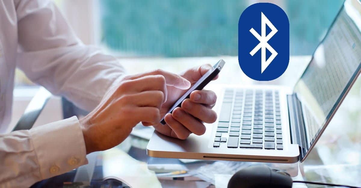 صورة لـ كيفية توصيل هاتفك المحمول بجهاز الكمبيوتر باستخدام Bluetooth | 53113598_smart_phone_or_computer_1200x630_c_ar1.91-w6nn2Hfs-DzTechs