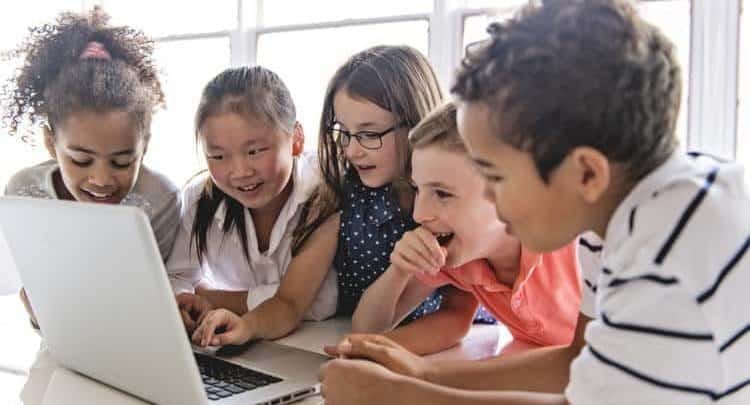صورة لـ أفضل أجهزة Chromebook التي يُمكن الحصول عليها للأطفال | Best_Laptops_for_Children_2019_Reviews_750x405-4VawdIfs-DzTechs