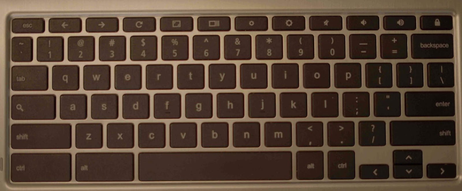 صورة لـ مُجرد رأي: هل التبديل من نظام Windows إلى نظام Chrome OS يستحق كل هذا العناء؟ | chromebook_keyboard_1-XozI9Mfs-DzTechs