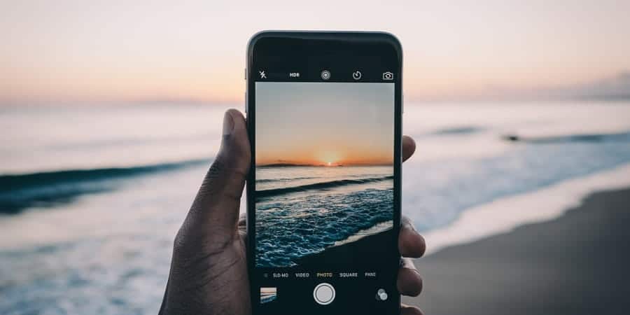 صورة لـ أفضل تطبيقات الكاميرا لأجهزة Android و iPhone | iphone_2203712_960_720_900x450-gDlFHIfs-DzTechs