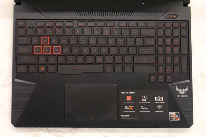 صورة لـ مراجعة Asus TUF Gaming FX505DY: كمبيوتر محمول للألعاب عصري مع بعض المحاذير | keyboard-jZLDkLfs-DzTechs