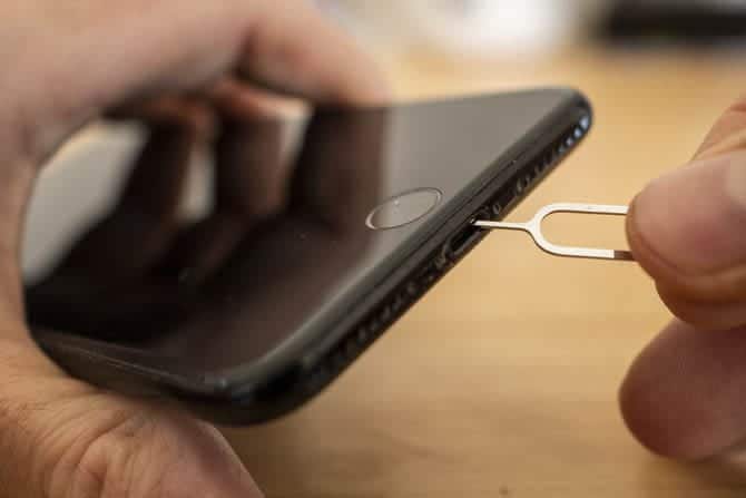 صورة لـ كيفية تنظيف الـ iPhone المُتسخ: دليل خطوة بخطوة | DSC01515-q8KI4Ufs-DzTechs