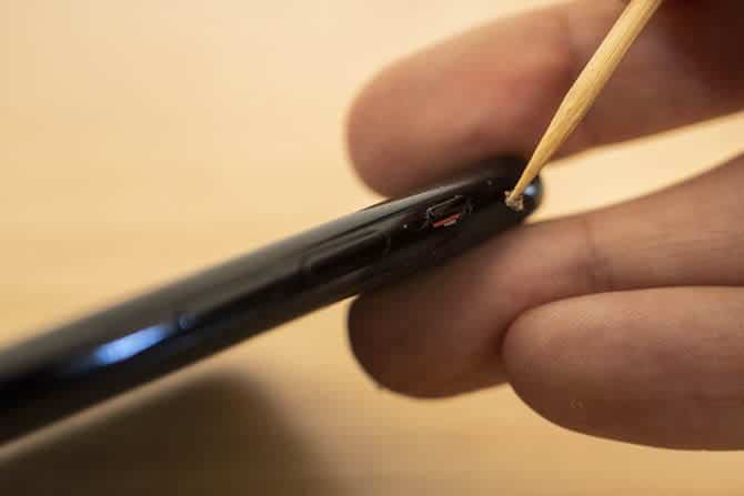 صورة لـ كيفية تنظيف الـ iPhone المُتسخ: دليل خطوة بخطوة | DSC01525-bEKI4Ufs-DzTechs