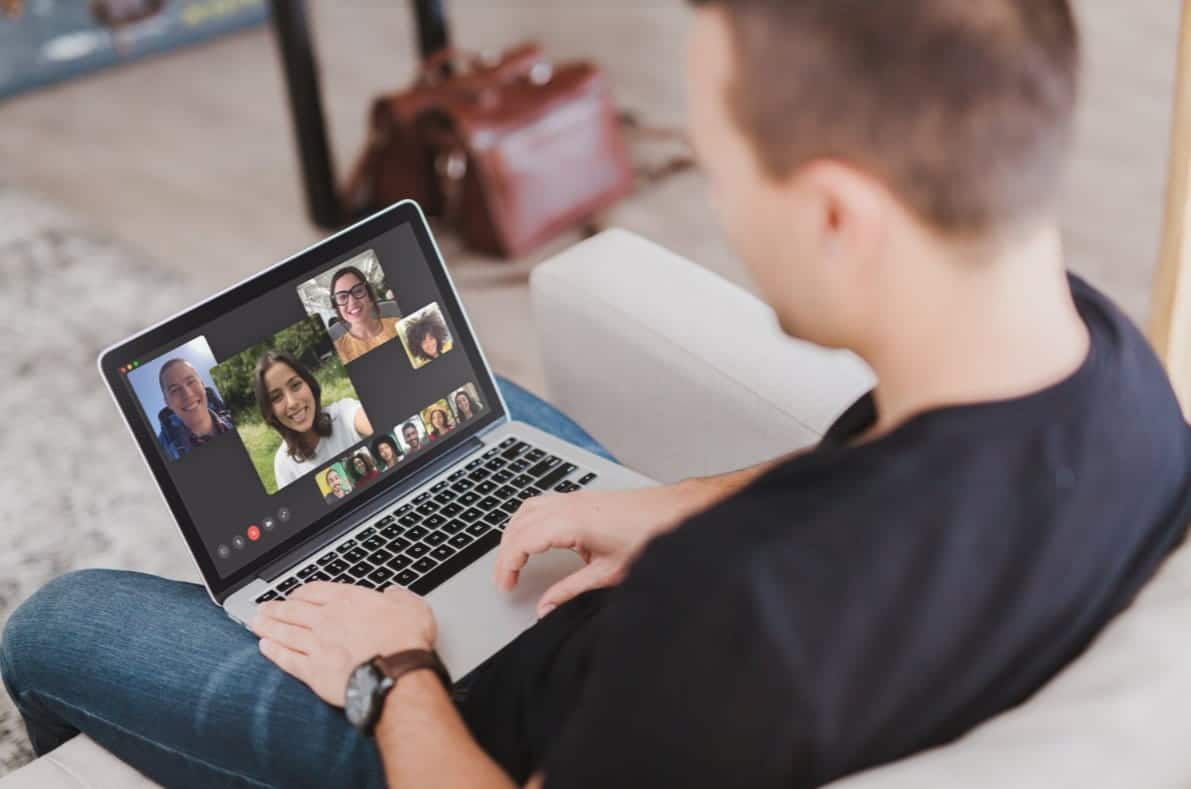 صورة لـ كيفية استخدام Group FaceTime على الـ Mac أو iPhone أو iPad للمكالمات الجماعية | FaceTime_ar_on_Mac-R1XHBTfs-DzTechs