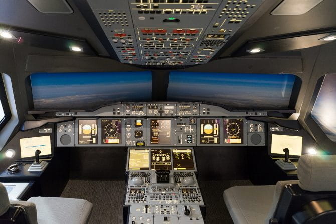 صورة لـ كيفية منع الإصابة بداء الحركة أثناء لعب ألعاب الفيديو | flight_simulator_670x447-LnammMfs-DzTechs