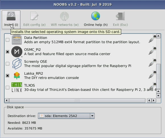 صورة لـ كيف تقوم بتحديث Raspberry Pi الخاص بك إلى أحدث نظام تشغيل Raspbian | muo_diy_noobs_raspbian-qkhweMfs-DzTechs