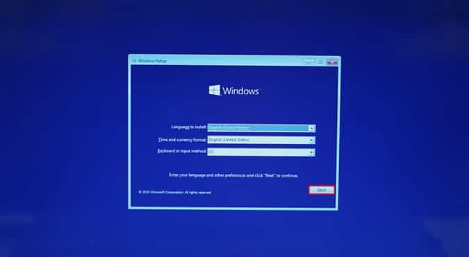 صورة لـ كيفية إصلاح رسالة الخطأ Bootmgr is missing في نظام Windows 10 | next_screen_on_windows_install-jAu3pNfs-DzTechs