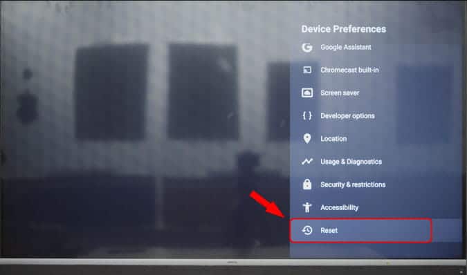 صورة لـ كيفية إصلاح مشكلة التوقف عند التمهيد على أجهزة Android TV | reset_android_tv-nHkB8Mfs-DzTechs