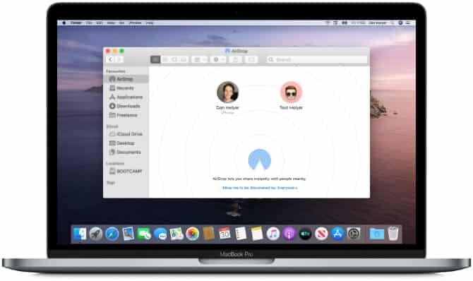 صورة لـ كيفية تشغيل AirDrop على جهاز Mac و iPhone لمشاركة الملفات بسرعة | AirDrop_in_Finder_on_a_Mac-srg1iOfs-DzTechs