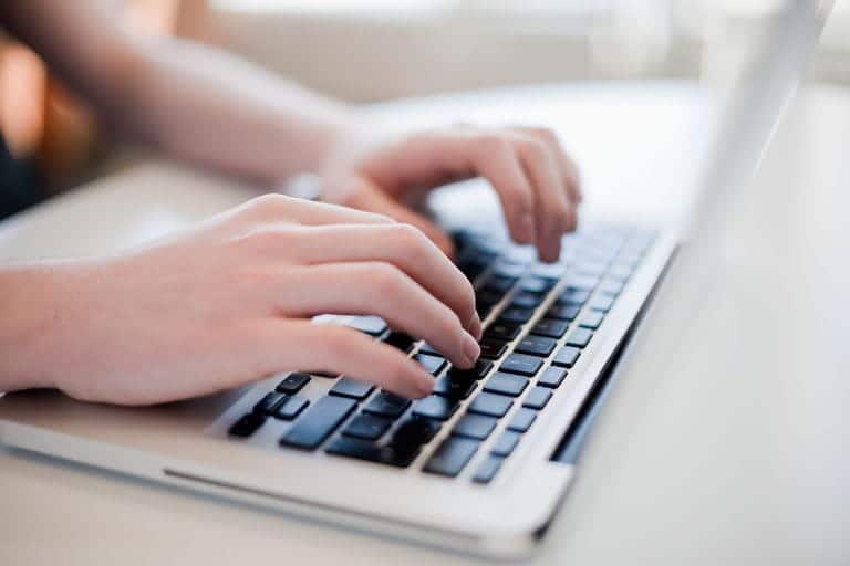 صورة لـ طرق لكتابة الأحرف الصينية وغيرها من الرموز الغريبة في Windows | TypingKeyboard_58a48dc33df78c4758a126f7-QktnkOfs-DzTechs