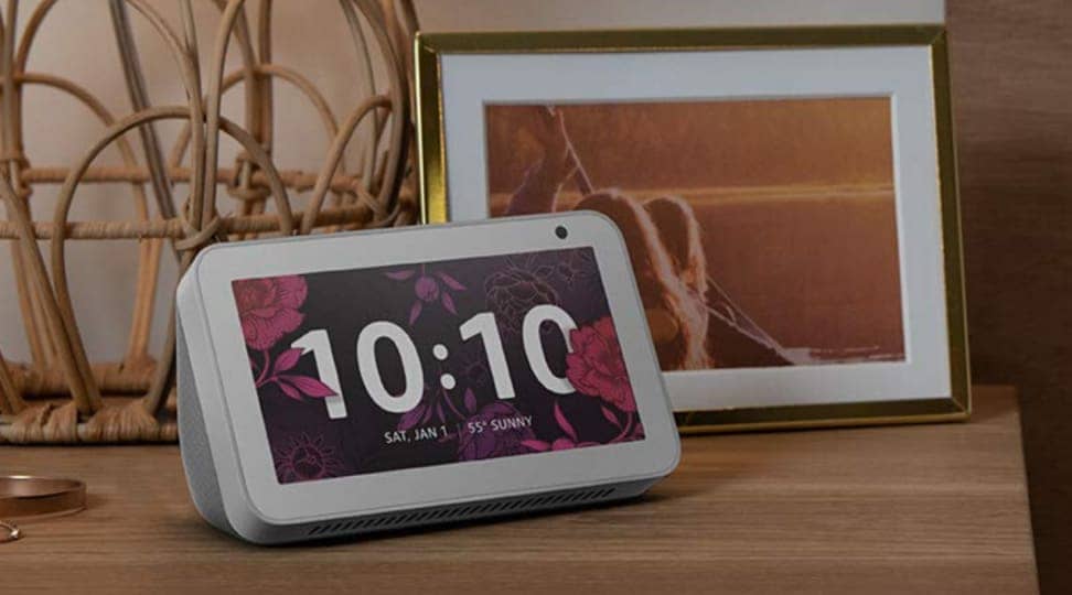 صورة لـ كيفية إعداد Amazon Echo Show 5 لأول مرة | echoshow5hero-5C0VAcgs-DzTechs