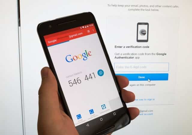 صورة لـ كيفية الوصول إلى حسابك على Google بدون رمز التحقق عند تمكين المُصادقة الثُنائية | google_2fa_lost_phone-qmS5tPfs-DzTechs