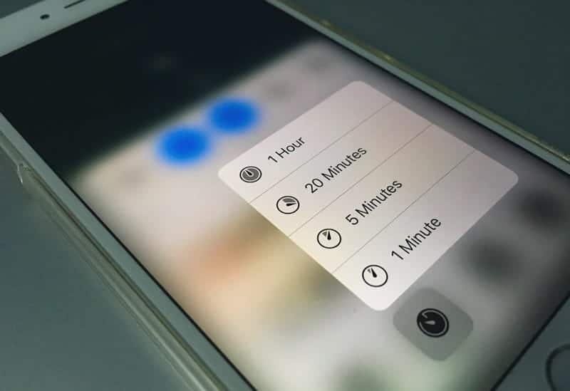 صورة لـ أسرع الطرق لتعيين المؤقت على iPhone الخاص بك | ios_10_timer_3d_touch_featured-esoe3Ofs-DzTechs