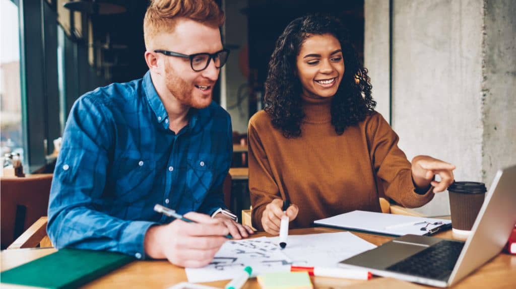 صورة لـ أفضل الأدوات للبحث عن دورات التعلم عبر الإنترنت وشركاء الدراسة | 10_elearning_platforms_you_can_use_for_online_courses_1024x574-pcQOpfgs-DzTechs