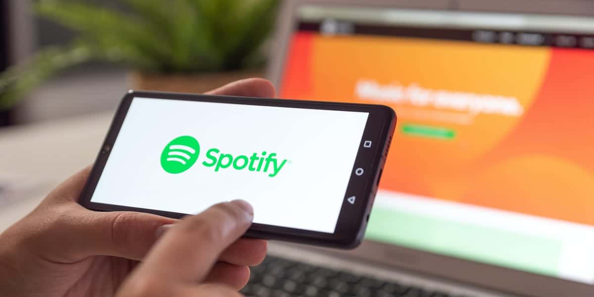 صورة لـ تطبيق Spotify يستمر في التوقف مؤقتًا؟ أفضل الطرق لإصلاحه | 5e31a0cb5bc79c24e7705817-DzTechs