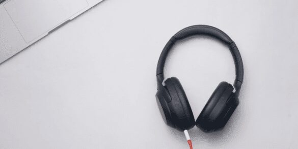 صورة لـ مراجعة Sony WH-1000XM4: سماعات الرأس اللاسلكية المانعة للتشويش | Sony-WH1000XM4-The-Best-Noise-Cancellation-Review-6-32-screenshot-Custom-585x293-min-DzTechs
