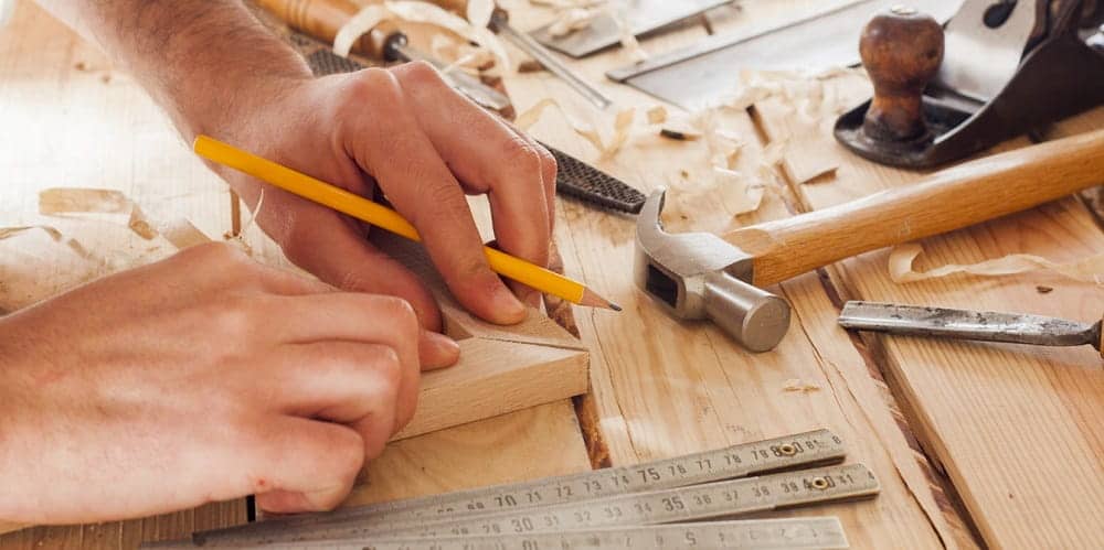 صورة لـ أفضل تطبيقات المشغولات الخشبية لنظامي التشغيل iOS و Android | Woodworking_Books-J5FKIggs-DzTechs