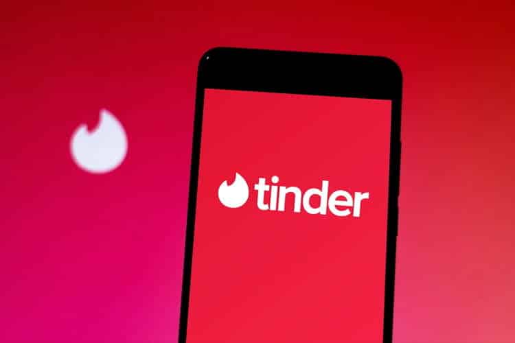 صورة لـ كيفية المُشاركة في خيارات المواعدة لمُساعدة أصدقائك على Tinder | how_to_swipe_with_friend_tinder-bBR22ggs-DzTechs