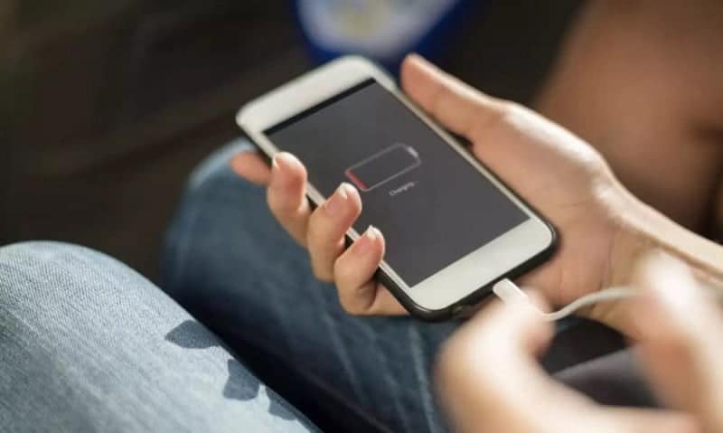 صورة لـ هل يتم شحن iPhone بشكل بطيء؟ جرب هذه الإصلاحات لتحسين سرعات الشحن | 1i_pCkRTsVoqDEhw6xwDhzQ-DzTechs