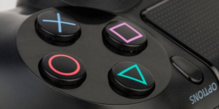صورة لـ مقارنة بين جهاز التحكم DualShock 4 و Switch Pro: أيهما أفضل لألعاب الكمبيوتر؟ | 1-gmFUPr6juRGI5-PgSkgVQ-DzTechs