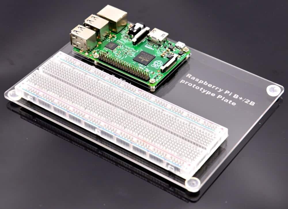 صورة لـ دليل المبتدئين إلى استخدام Raspberry Pi مع لوح التجارب لإنشاء لعبة Simon | 1Y4ORT_k9jP5WeOJFp0-l2Q-DzTechs