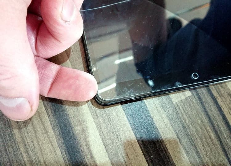 صورة لـ كيفية إزالة واقي الشاشة الزجاجي أو البلاستيكي بأمان | 1s5jVJmCmlUBSpkMot4TzOQ-DzTechs