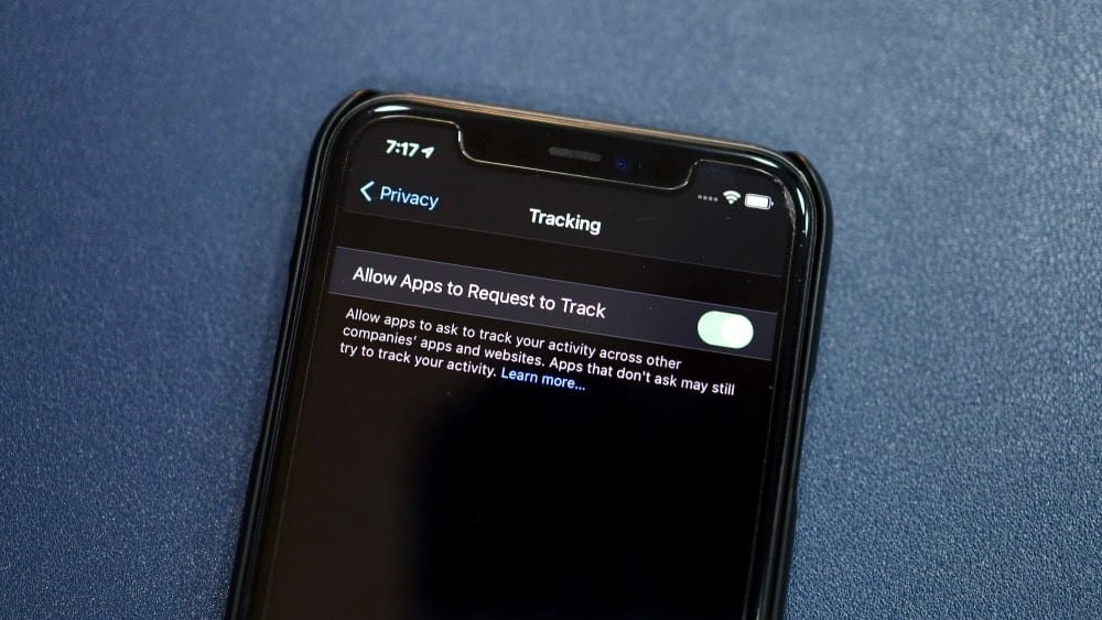 صورة لـ كيفية استخدام شفافية تتبع التطبيقات في iOS 14.5 لإيقاف التطبيقات من تتبعك | 1V6IBuyHJ7mvBfIakWYJEyQ-DzTechs
