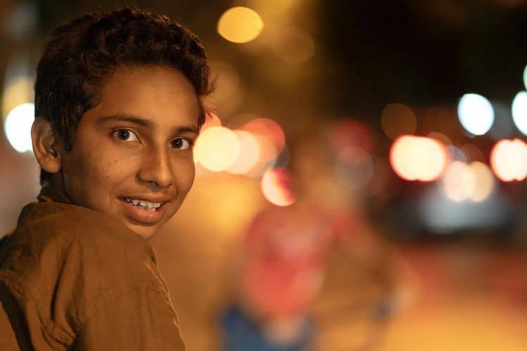 صورة لـ إيجابيات وسلبيات التصوير واسع الزاوية في تصوير الشوارع | 1tdUPNkXiEhfi7M1QWQbghg-DzTechs
