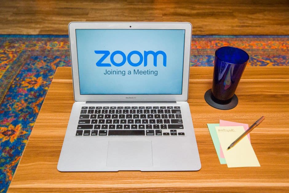 صورة لـ كيفية تدوين الملاحظات أثناء اجتماعات Zoom مثل المحترفين | 1tQoCbJU1pApwNM1h6QwmhA-DzTechs