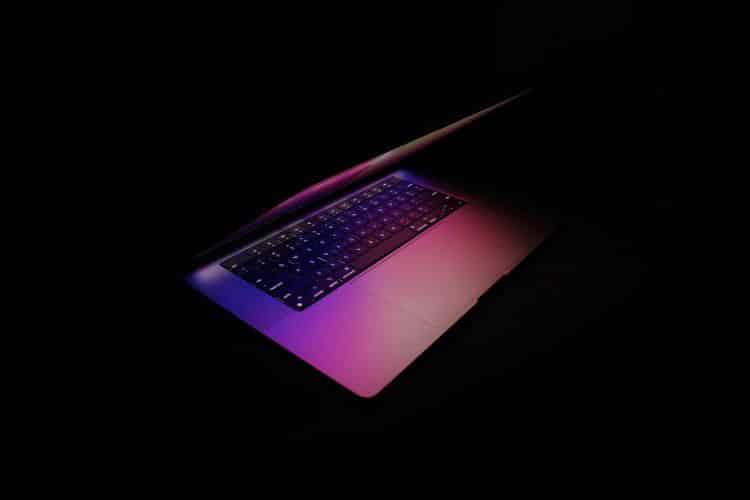 صورة لـ هل يجب عليك الترقية إلى الـ MacBook Pro المُعاد تصميمه؟ | 1wBjt_3xmyI40gz95NQSXqA-DzTechs