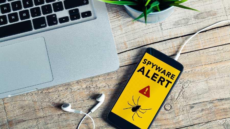 صورة لـ أسهل الطرق لإزالة Stalkerware من هاتفك | 1_kmqUH49gc78blQIALAipQ-DzTechs
