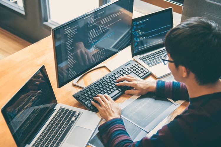 صورة لـ ما هي البرمجة التركيبية في Unity ولماذا هي مُهمة؟ | 1lZ7sVpM9Jjr0Z0KNgF-Ccg-DzTechs