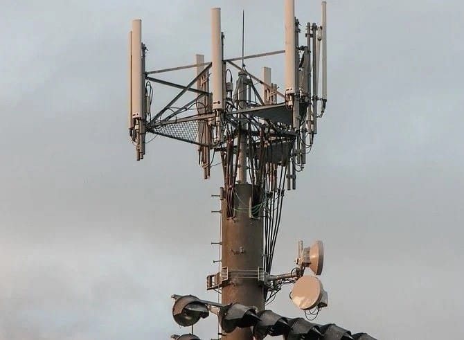صورة لـ مقارنة بين Wi-Fi وبيانات الجوّال: أيُ الشبكات أكثر أمانًا؟ | 1RhczEeV8uPFLYKgSsNCwnw-DzTechs