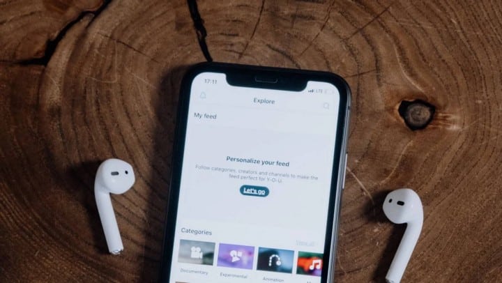 صورة لـ أفضل الطرق للحفاظ على صحة بطارية سماعات AirPods | 1eA0VmgngMpHImA6_ChwKaA-DzTechs