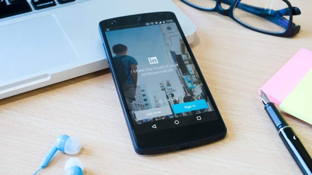 صورة لـ كيفية استخدام بحث LinkedIn بشكل أكثر فاعليَّة للعثور عن الوظائف | 1vR4kqBTcPbfAE1ibmy84Ng-DzTechs