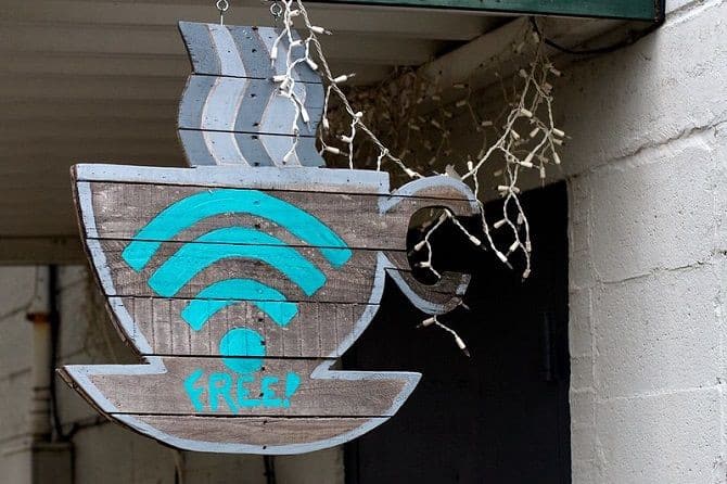 صورة لـ مقارنة بين Wi-Fi وبيانات الجوّال: أيُ الشبكات أكثر أمانًا؟ | 1zUM5RhEg6nK9Y-nOj0nT-g-DzTechs