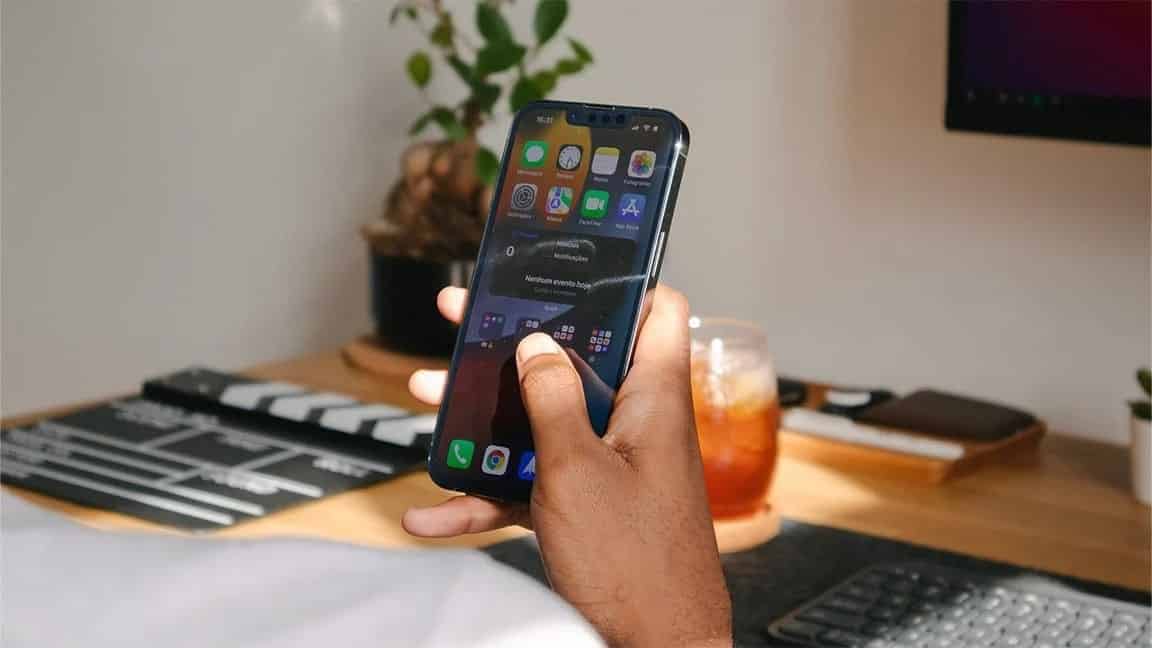 صورة لـ ماذا الذي يقوله الـ iPhone الخاص بك عنك؟ | 13vKv-l3oS3H_MUlqmCQYdw-DzTechs